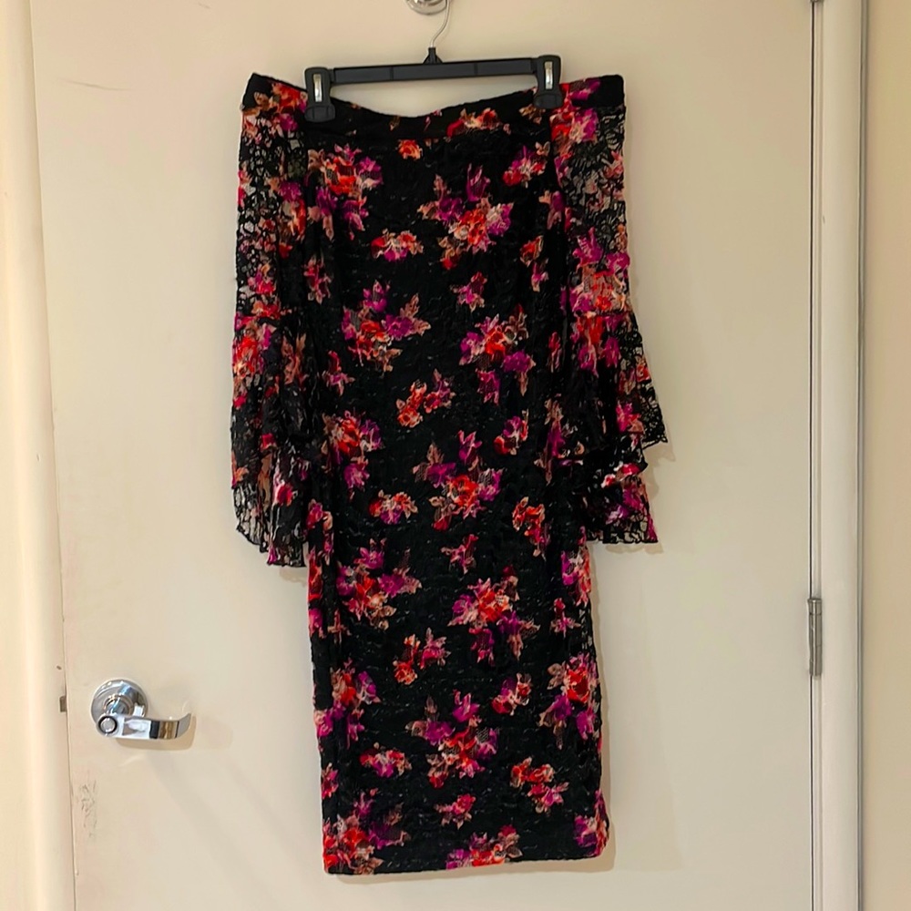 Venus off the shoulder floral lace bell-sleeve dress - in great condition!